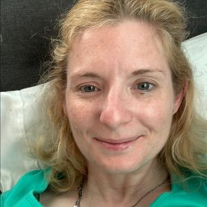 Meet your Posher, Caitlin